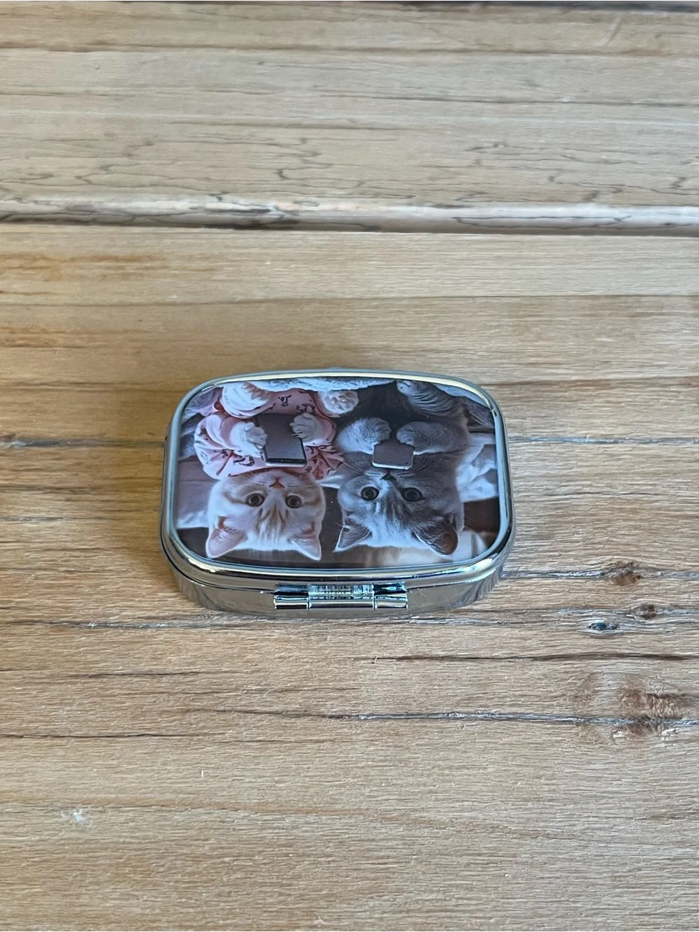 2 Phone Scrolling Kittens Compact Mirror Pill Box/Travel Jewelry Box For Purse